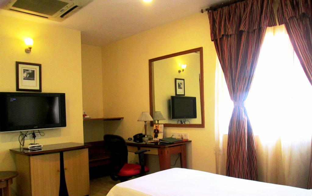 FabHotel Indismart Kalkutta Exterior foto