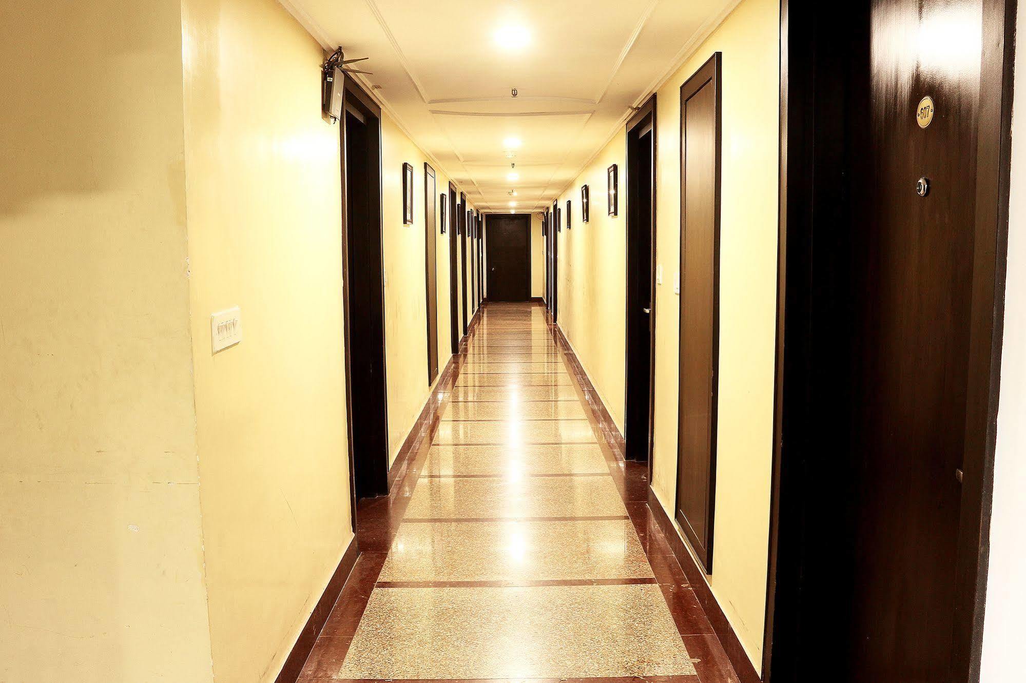 FabHotel Indismart Kalkutta Exterior foto